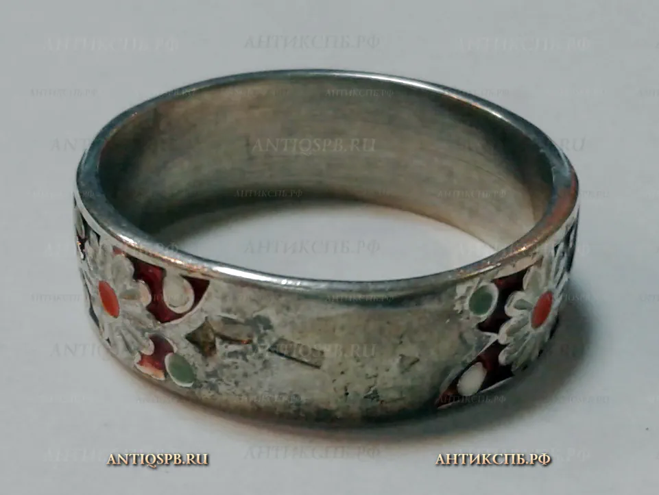 Кольцо серебряное с эмалью "Ромашки". Кон. ХХ века. №21320.4
